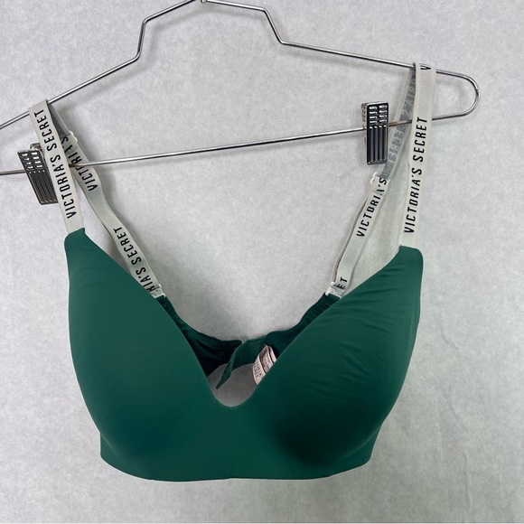 5/$25 Victoria's Secret Green T shirts wireless bra 32D - Picture 1 of 3